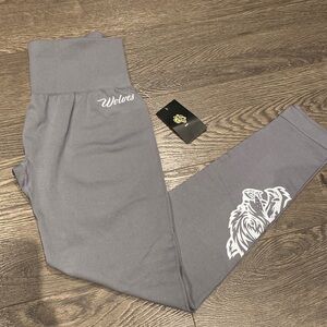 DARC SPORT SHE BIG WOLF SEAMLESS LEGGINGS 💗